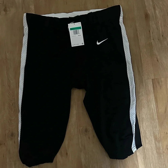 NIKE MENS PRO VAPOR FOOTBALL SHORTS SIZE XL in CASUAL BLACK/WHITE - Picture 3 of 8